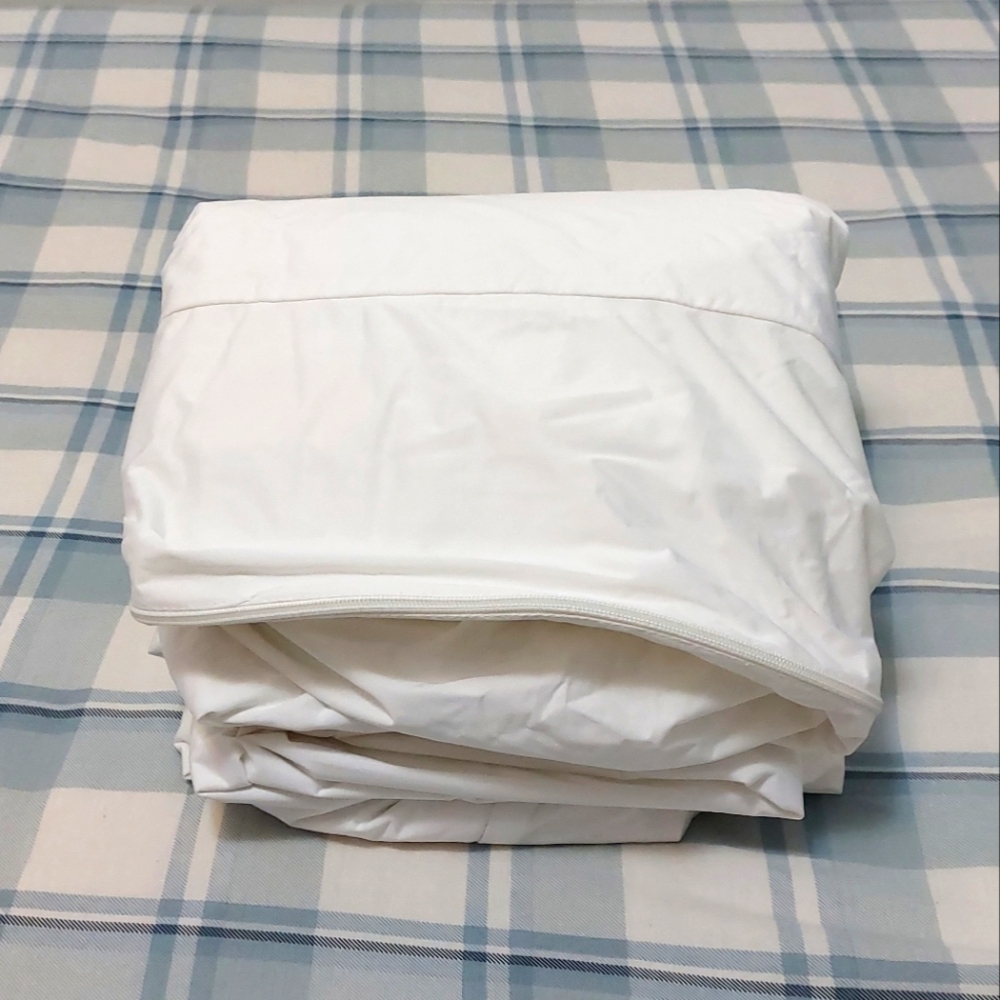Utopia Zippered Waterproof Twin Matress Protector - Pack of 2